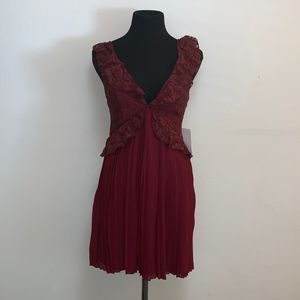 Blood Red Deep-V Neck Lace Accordion Top